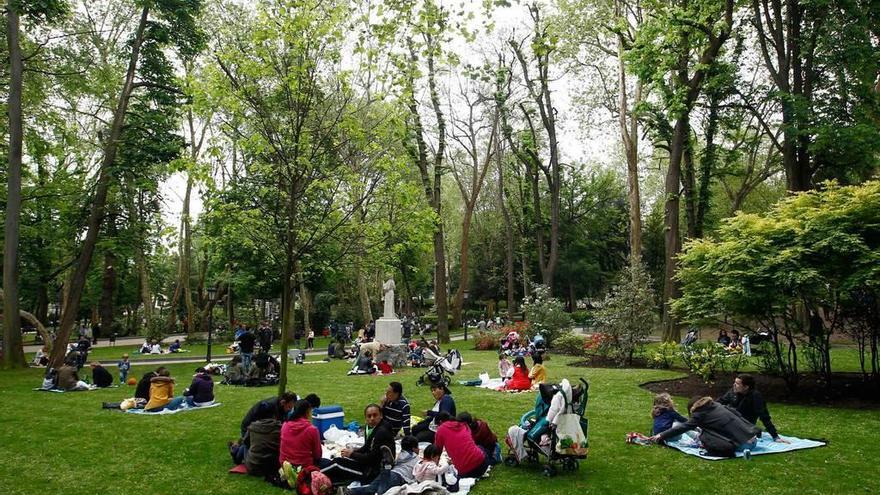 El Campo San Francisco el año pasado por estas fechas, lleno de gente comiendo el bollo.