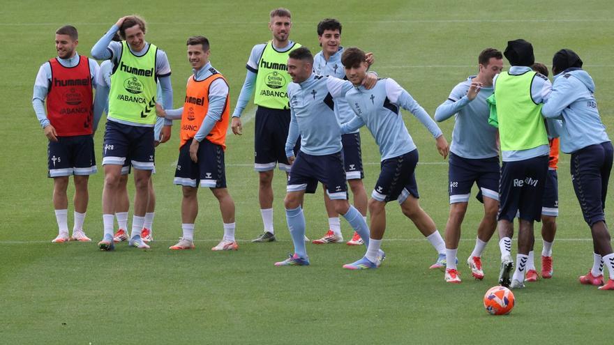 Jugadores del Celta, ayer, en Afouteza. | Alba Villar
