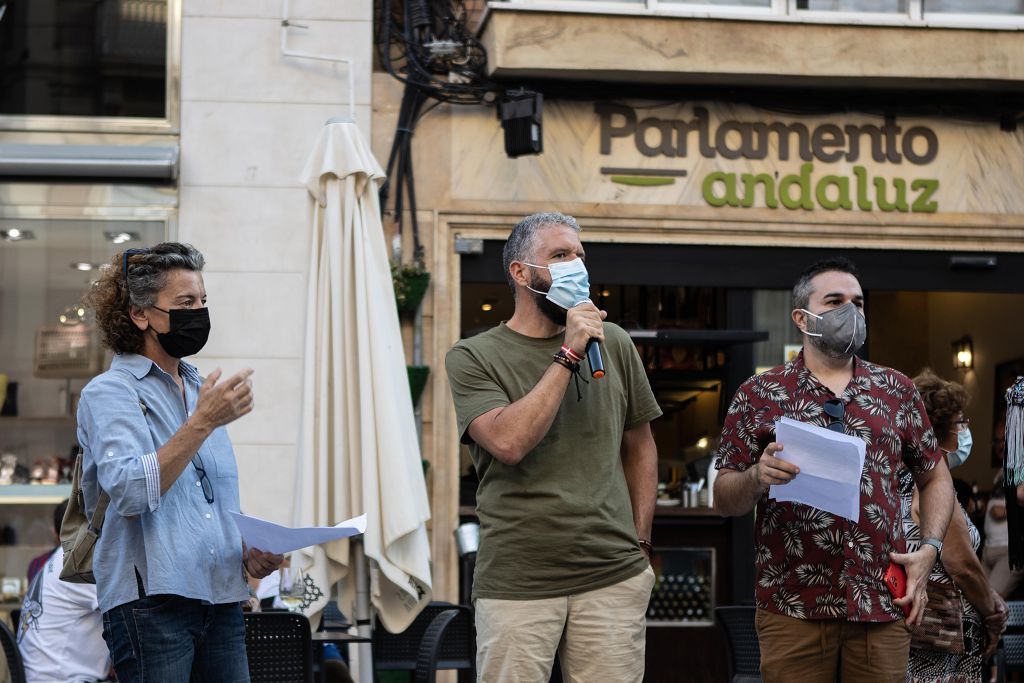 Imágenes de la protesta contra la LGTBI fobia en Cartagena