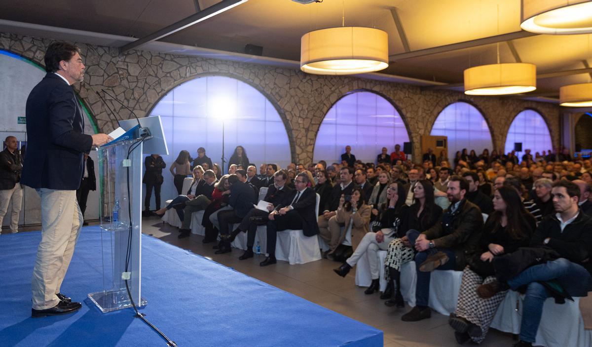 Rajoy apadrina a Luis Barcala