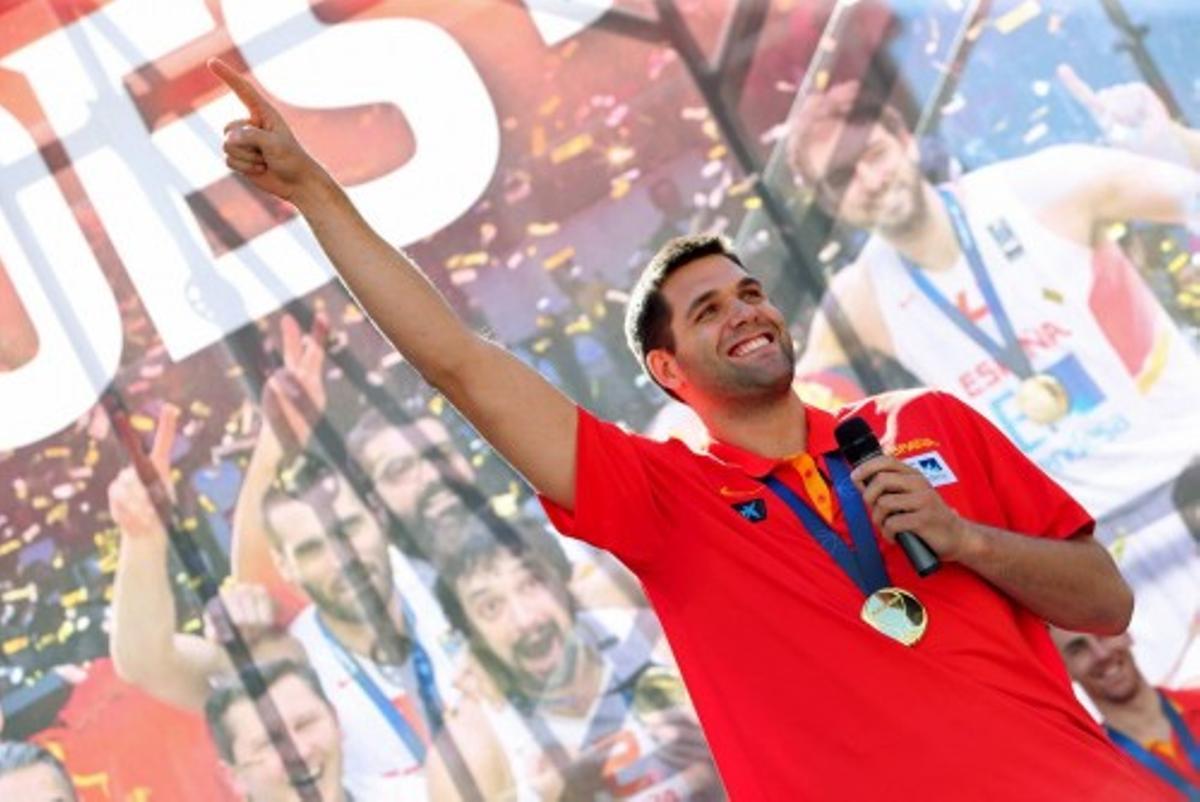 LA SELECCI?N FESTEJA EL T?TULO DEL EUROBASKET EN MADRID LA SELECCI?N FESTEJA EL T?TULO DEL EUROBASKET EN MADRID