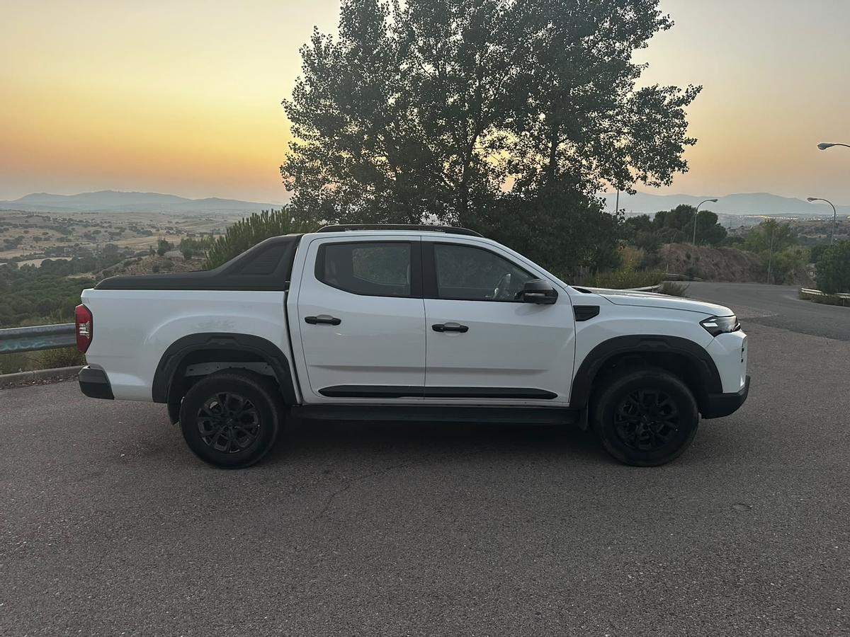 Monta un motor diésel 2.0 Bi-Turbo que rinde 215 CV y entrega unos contundentes 500 Nm de par