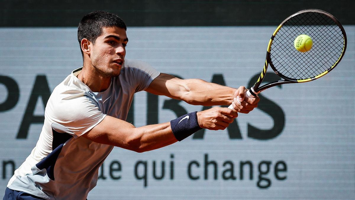 El tenista español Carlos Alcaraz, en el partido ante Alexander Zverev de cuartos de final de Roland Garros