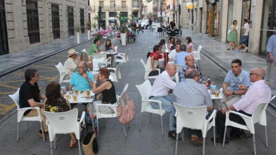 La calle San Lorenzo actualmente es peatonal los viernes y los sábados por la noche durante la época veraniega.