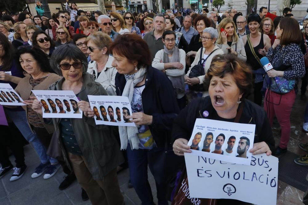 Marcha en València en protesta por la sentencia de 'La Manada'