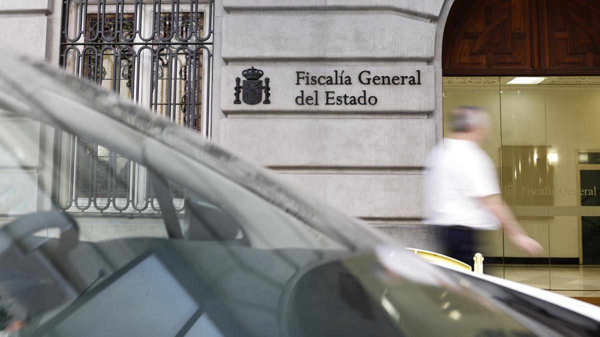 Una cúpula fiscal partida en dos avala la tesis de García Ortiz de amnistiar a Puigdemont