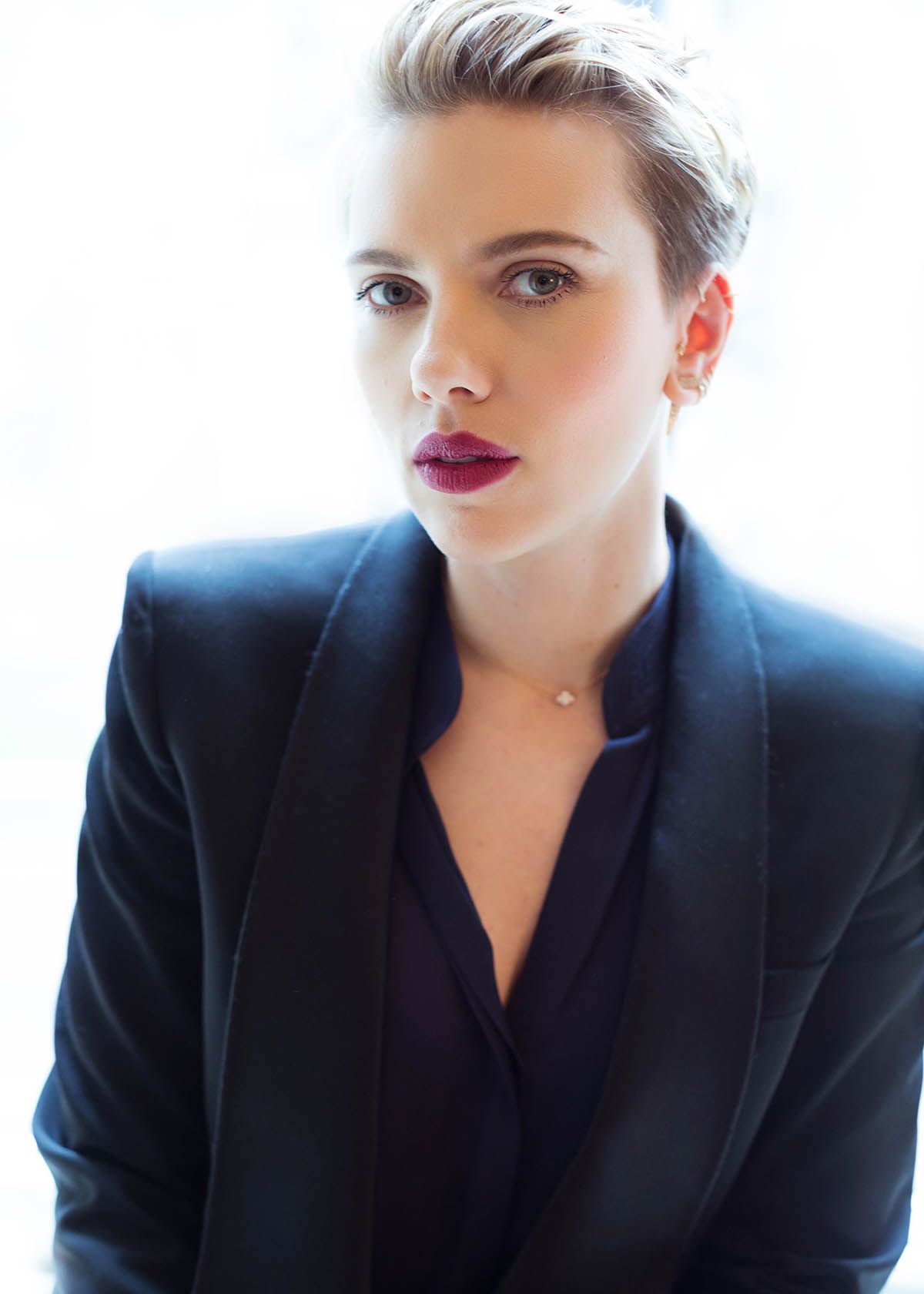 Scarlett Johannson, fotografiada por Ahsley Batz Bustle para los MTV Movie Awards