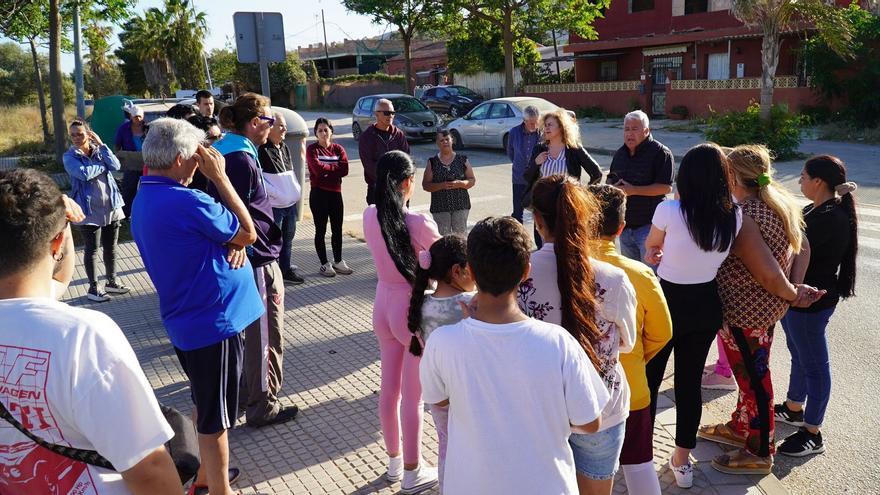 El PSOE apoya a las 40 familias de Churriana que deben desalojar sus casas por un campo de golf