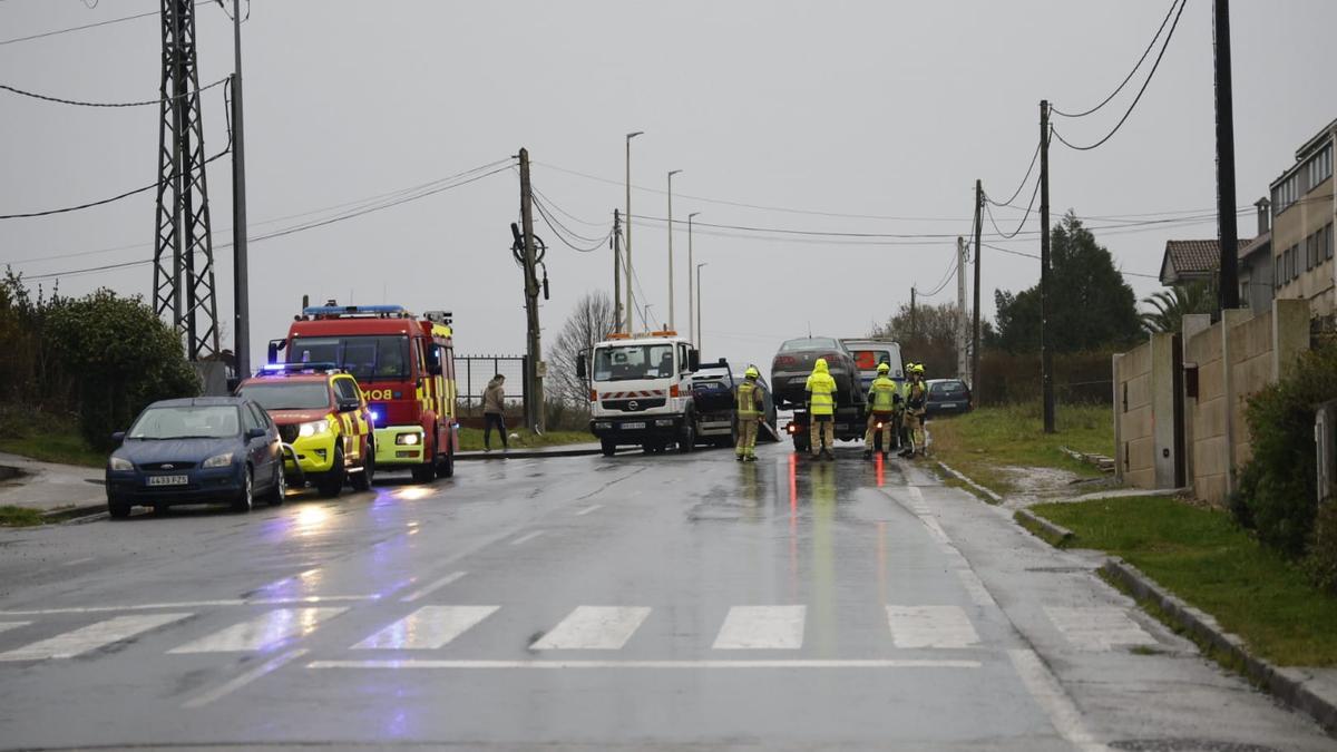 Accidente de tráfico en la mañana de este viernes en la Vía Marconi del Polígono del Tambre.