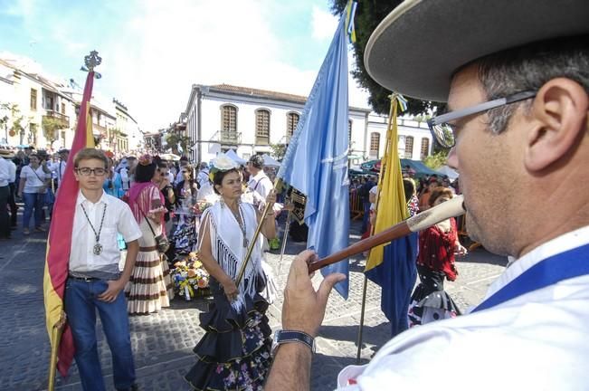 ROMERIA ROCIERA Y OFRENDA A LA VIRGEN