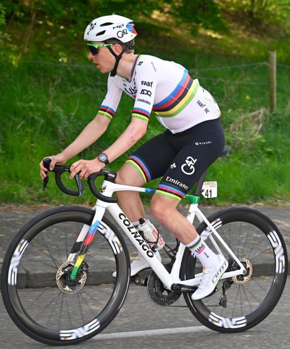 Pogacar con la nueva Colnago