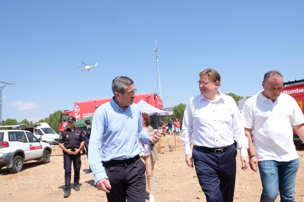 Visita de Ximo Puig a la zona del incendio de Beneixama