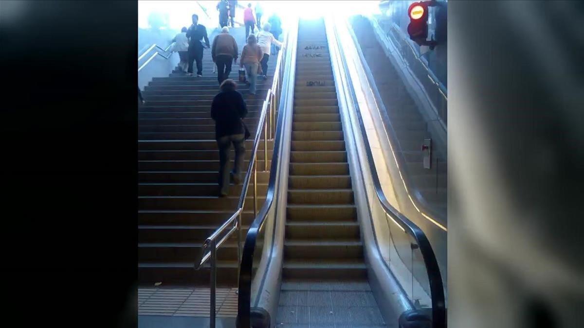 Acceso a la estación de tren de Cornellà