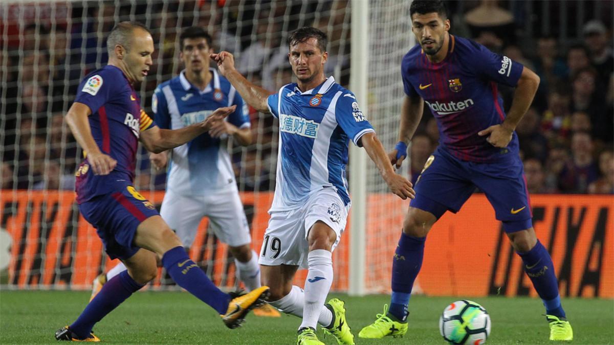 Andrés Iniesta, Pablo Piatti y Luis Suárez en el Barça-Espanyol (5-0) de la Liga 2017/18