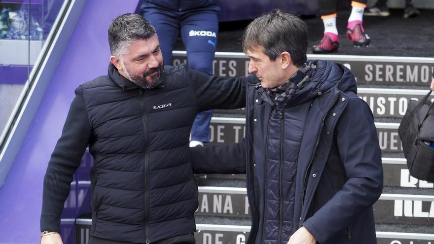 Pacheta y Gattuso se saludan al inicio del Valladolid - Valencia