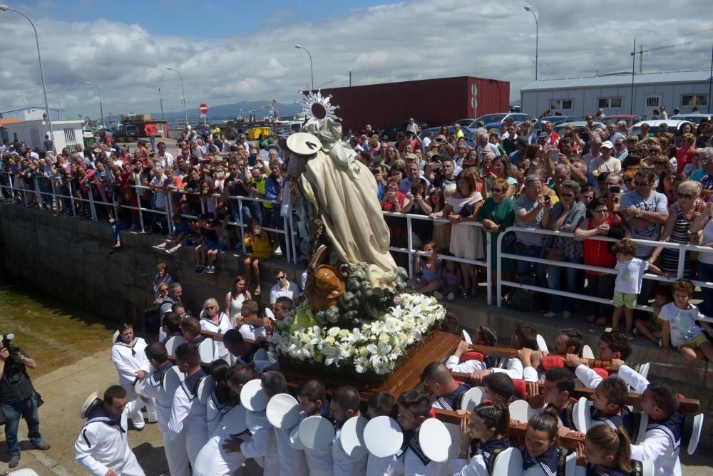 La Vírgen del Carmen conqusta los mares en A Illa de Arousa