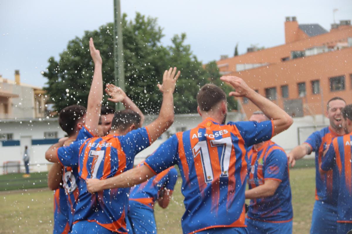 El Roses B celebrant l'ascens