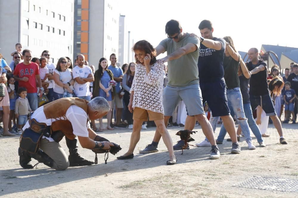 Centenares de familias acuden al Vicus Spacorum de Navia para disfrutar de talleres, atracciones y mercados basados en la época romana.