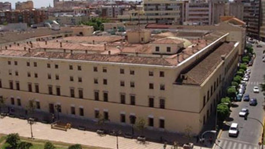 El SES dejará de usar el Antiguo Hospital Provincial de Badajoz en 15 días