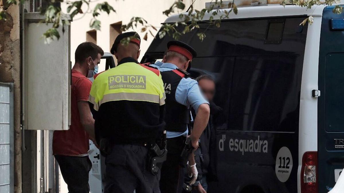 Los Mossos vuelven a Campdevànol a buscar el cuchillo del crimen machista