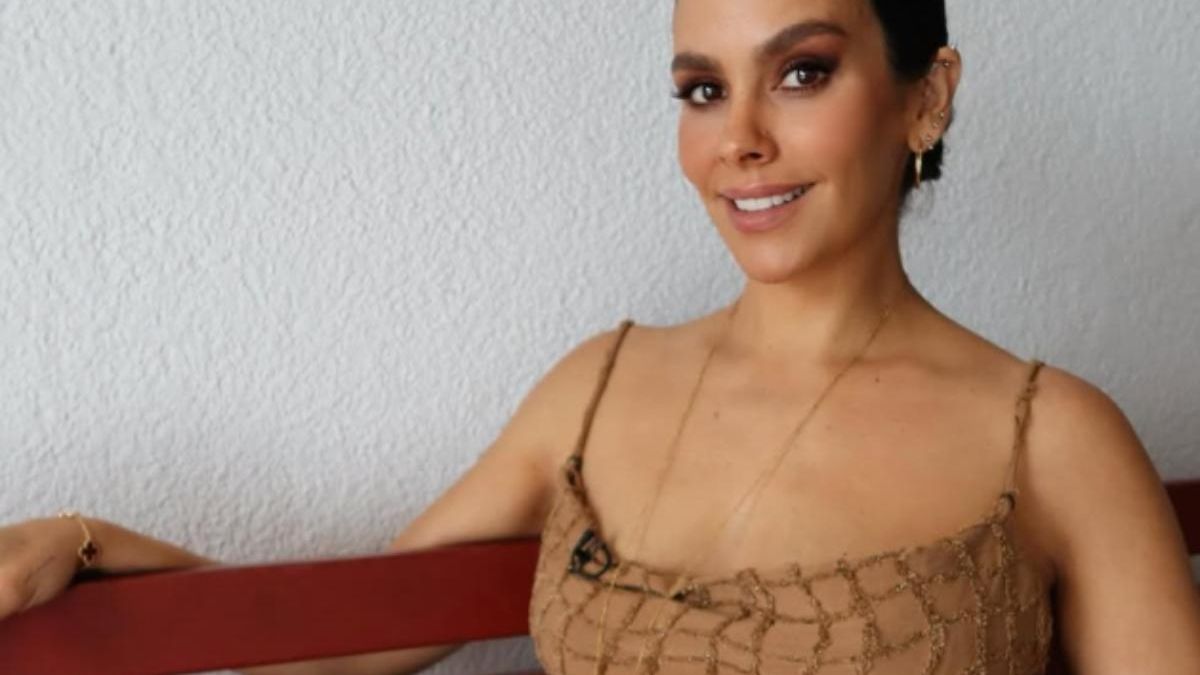 Cristina Pedroche quiere que hablen de ella, lo dicen sus ojos