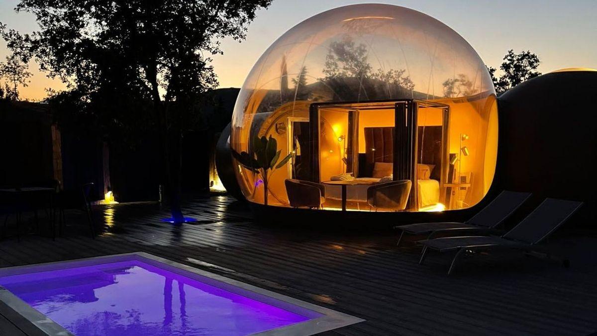 Hotel burbuja Alicante ▷ Nomading Camp en Villena para ver las estrellas  desde la cama