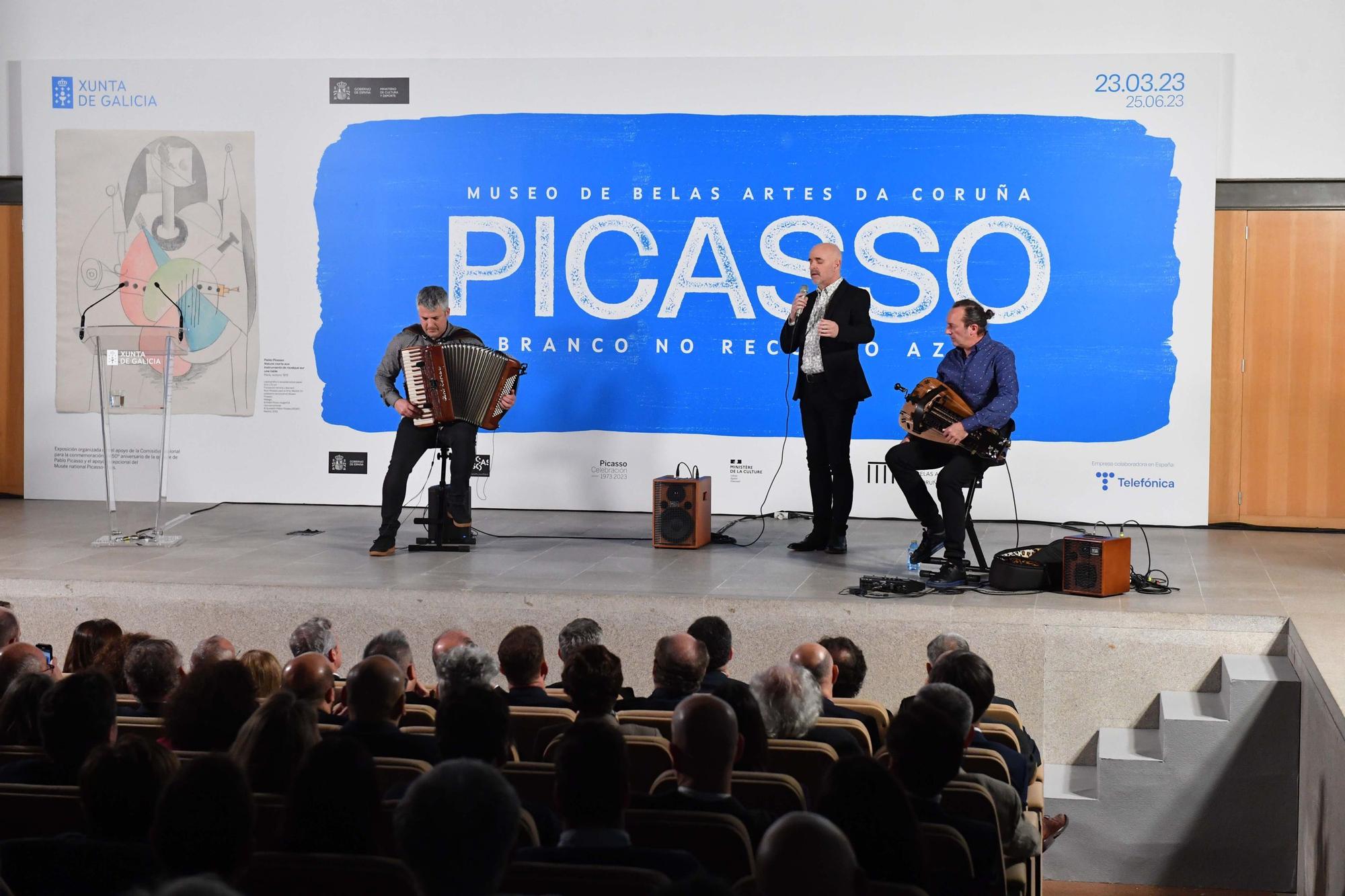 "Picasso branco no recordo azul"