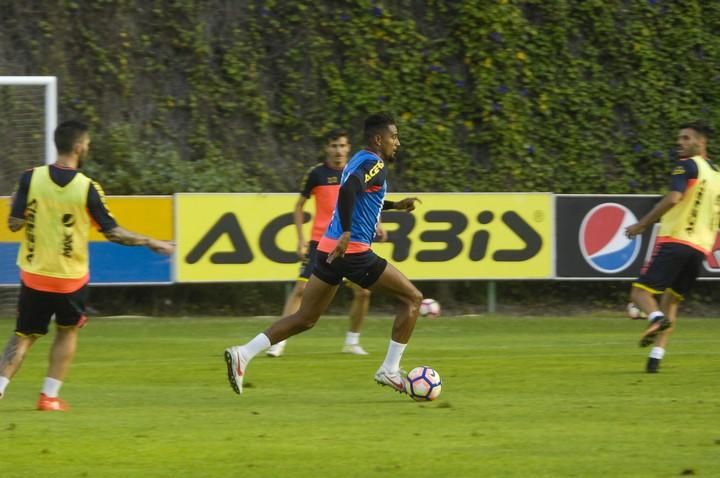 ENTRENAMIENTO DE LA UD LAS PALMAS