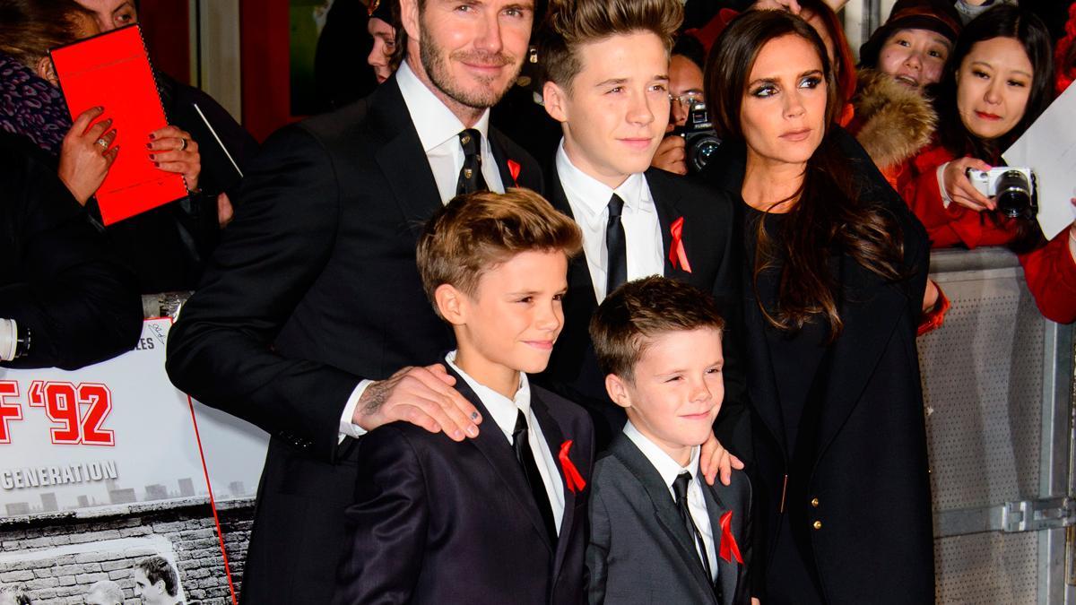David y Victoria Beckham con sus hijos Brooklyn, Romeo y Cruz en 2013