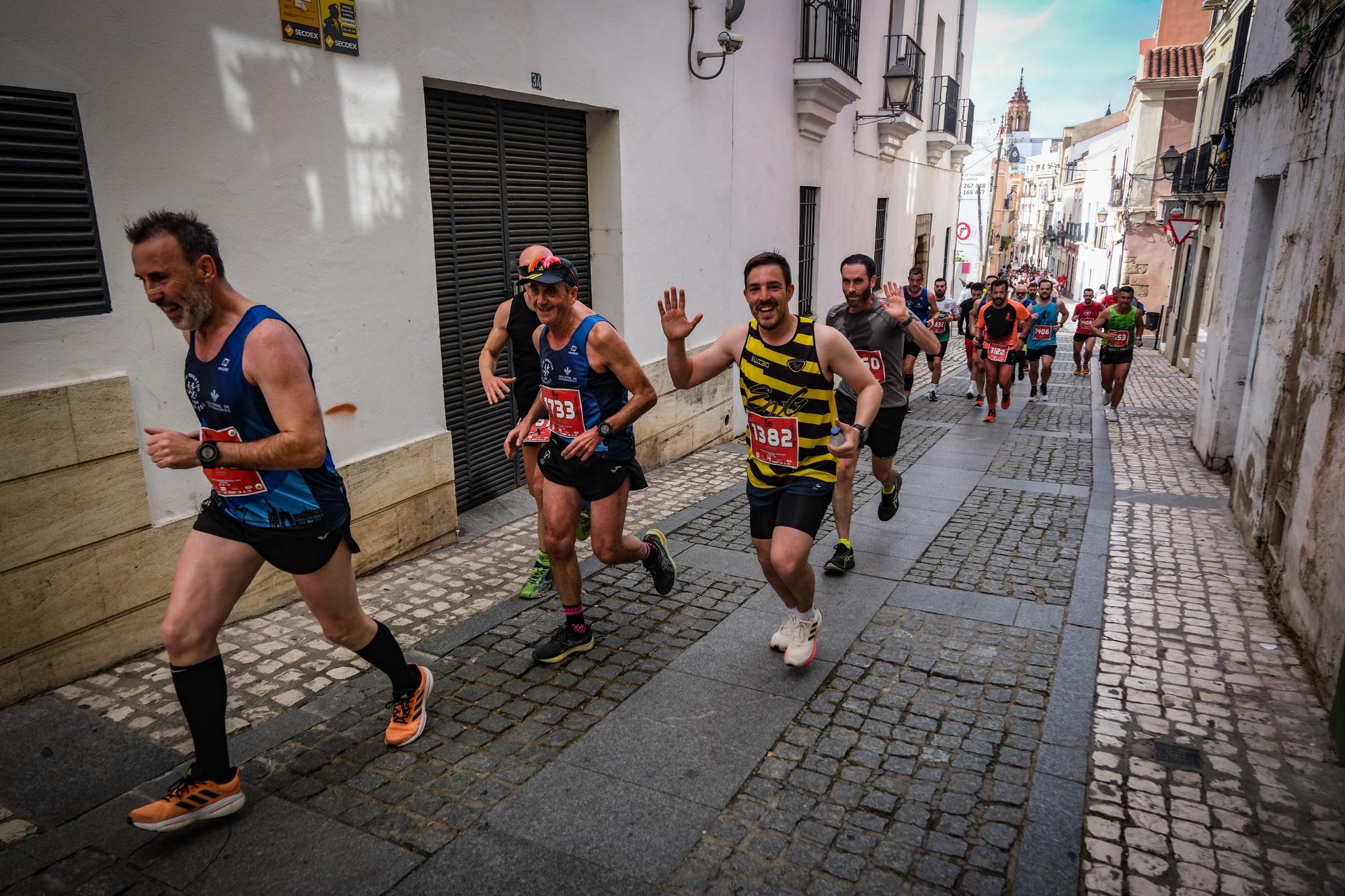 30 Maratón y 8 Medio Maratón Popular Ciudad de Badajoz en imágenes