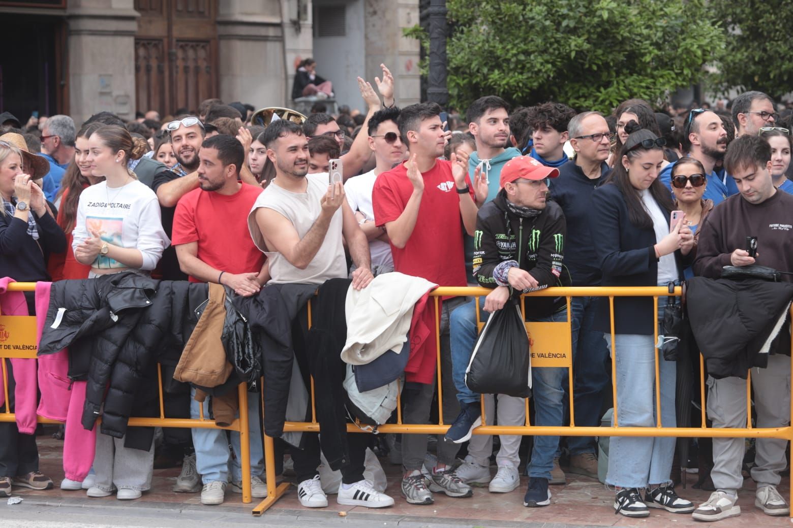 Búscate en la mascletà del 8 de marzo
