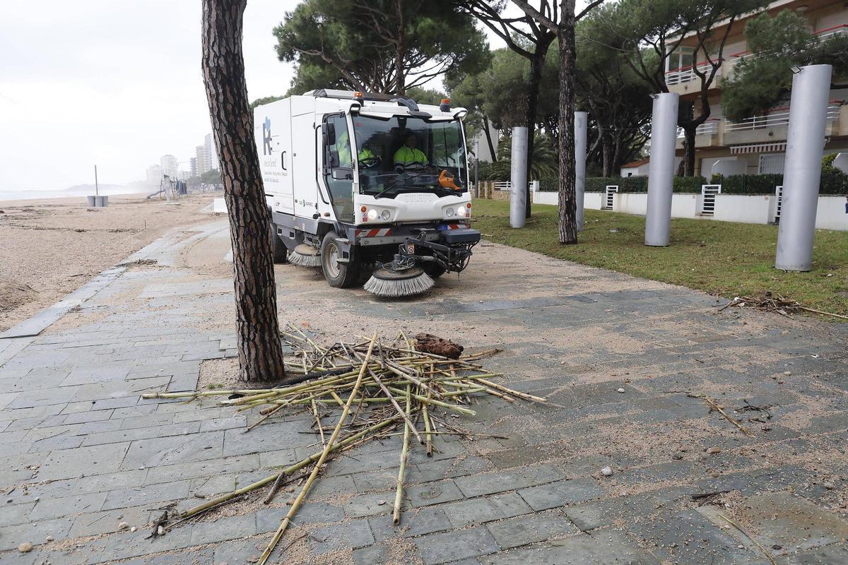 Les fotografies de l'endemà de la llevantada Harry a les comarques gironines Les fotografies de l'endemà de la llevantada Harry a les comarques gironines