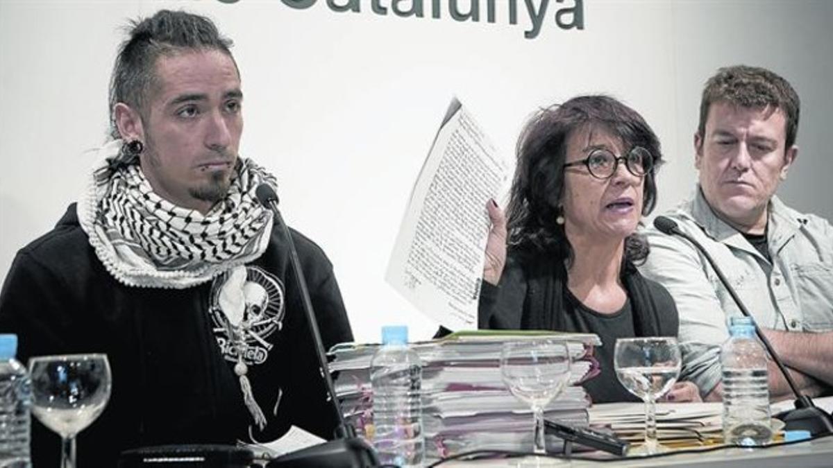 Rodrigo Lanza y su madre, Mariana Huidobro, el martes en rueda de prensa.