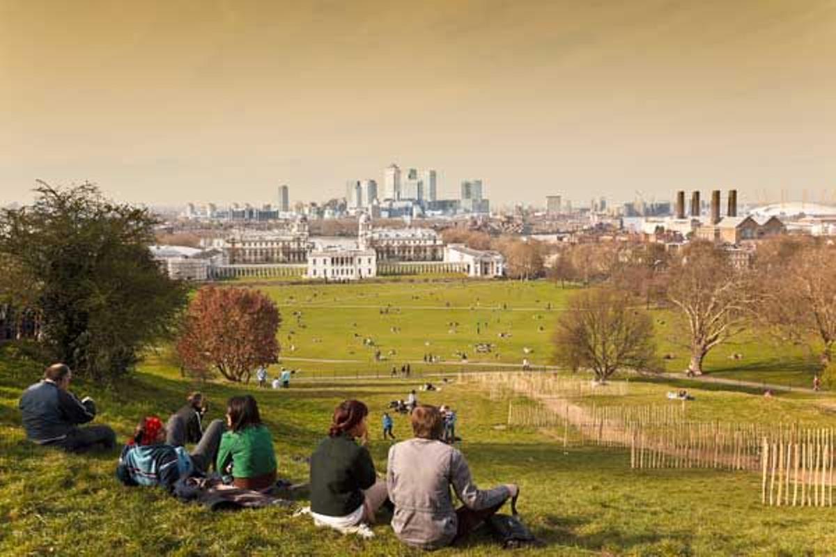 En la peníncula de Greenwich, al sureste de Londres, se levanta el Millenium Dome, que albergará la gimnasia artísitica, el trampolín y el baloncesto.