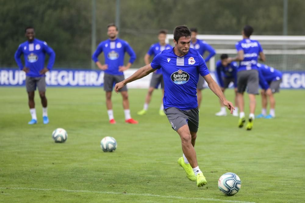 Peru Nolaskoain se ejercita junto al resto de sus compañeros y podría regresar a una convocatoria esta semana ante el Mirandés después de su operación de apendicitis.