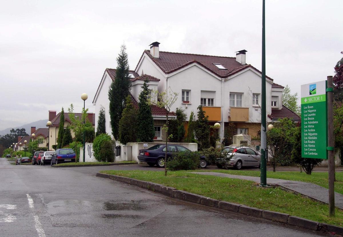 Viviendas en la urbanización de Soto de Llanera.