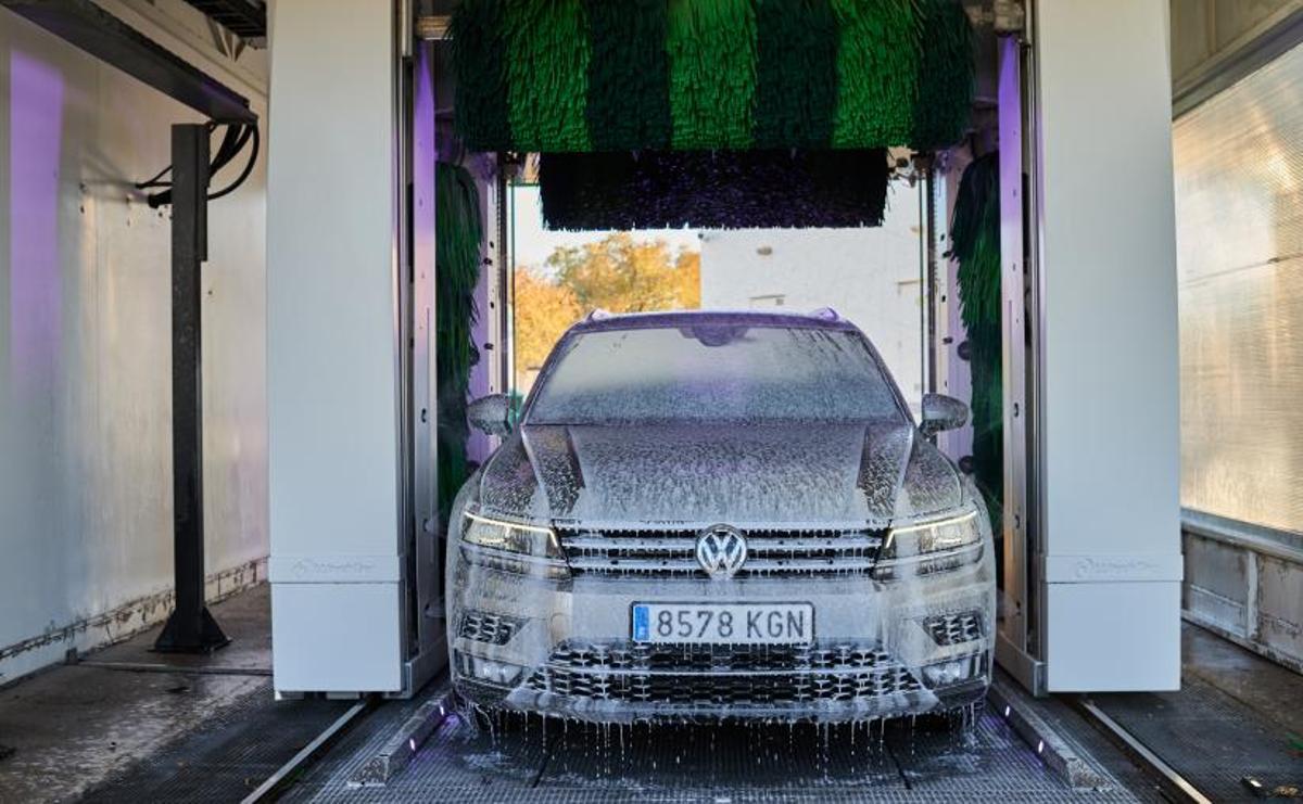 ¿Se puede lavar el coche en la calle?