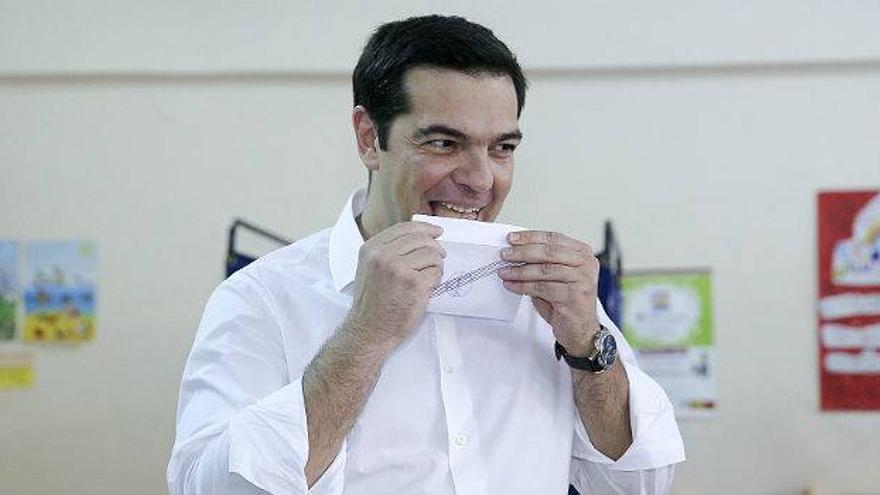 Tsipras: &quot;Hoy la democracia vencerá al miedo y al chantaje&quot;