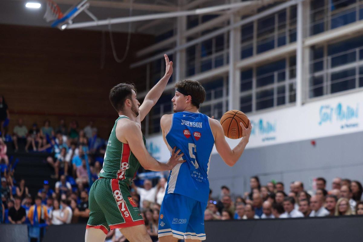Mira todas las imágenes del partido entre el Class Bàsquet Sant Antoni y el Insolac Caja 87