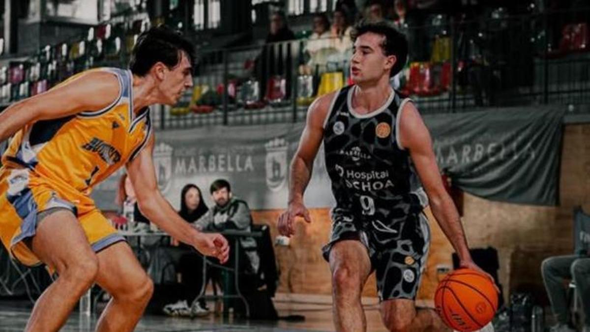 Hugo Vázquez, con el balón.