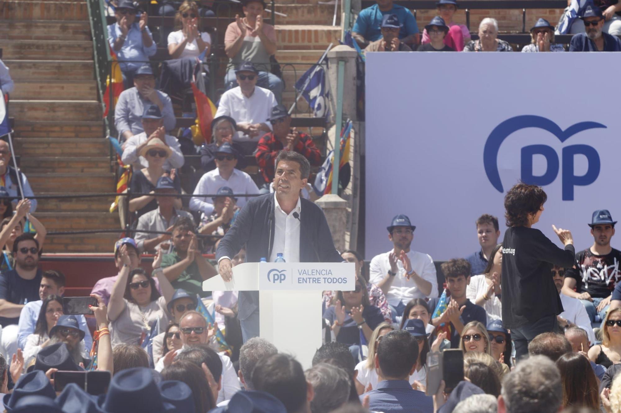 Mitin central del PPCV en la Plaza de Toros de València