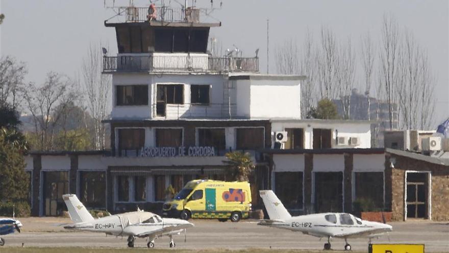 Edificio central del Aeropuerto de Córdoba.