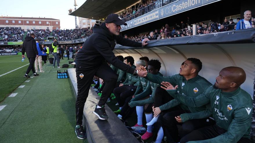 CD Castellón | Schreuder habla del Córdoba, de las bajas, de la afición y... de los penaltis fallados