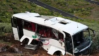 El dramático relato de los pasajeros de la guagua accidentada de La Gomera: "Todo ocurrió en segundos"