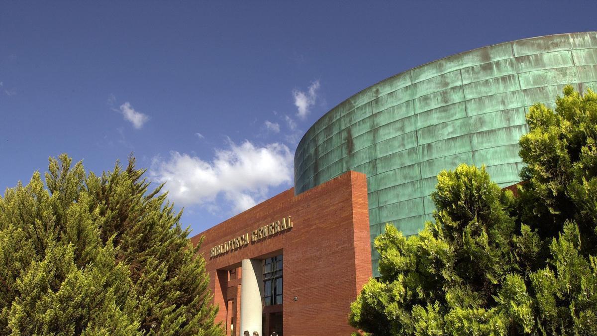 Archivo - Biblioteca general de la UMA