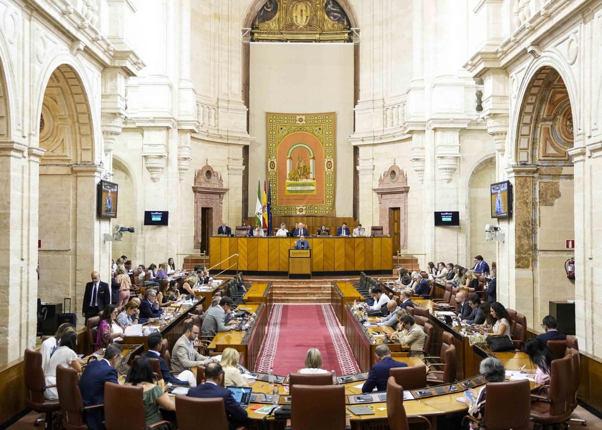Salón de plenos del Parlamento andaluz.