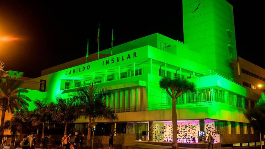 El Cabildo de Gran Canaria, en verde contra el cáncer