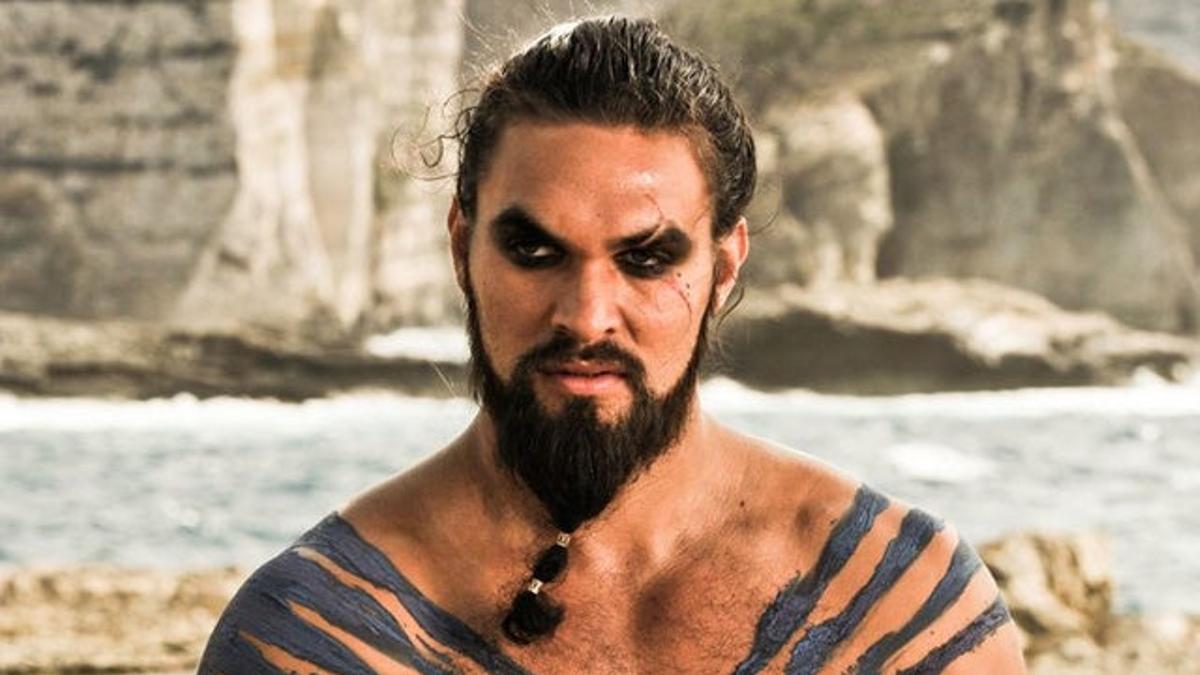 Jason Momoa, como Khal Drogo