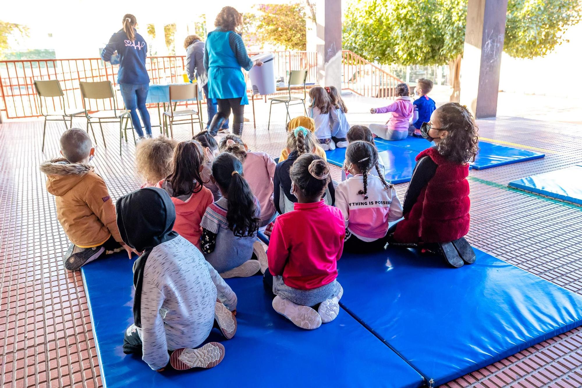 Primeros padres que vacunan a sus hijos de 5 años: "Hay que parar el covid"