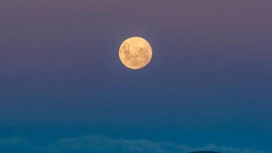 El primer plenilunio del año: la luna llena del lobo